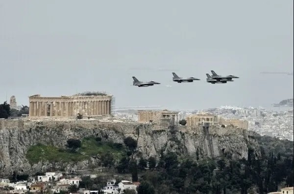 Atina kirli ittifakı açık açık itiraf etti! Yunanistan Türkiye’ye karşı olası bir savaşa hazırlanıyor